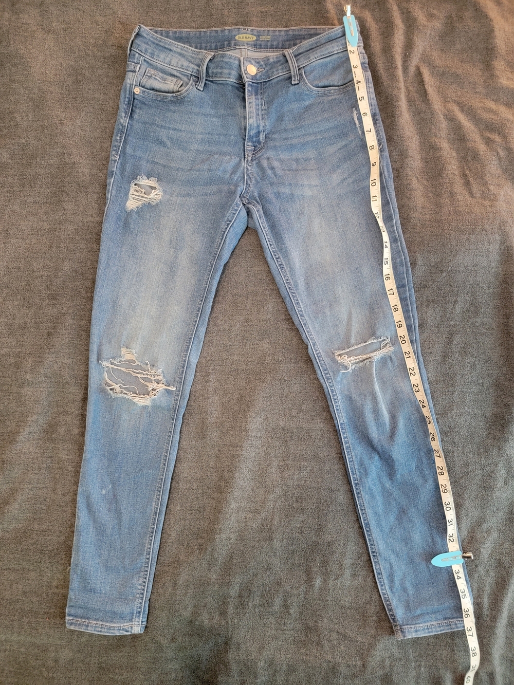 Old Navy Light Blue Distressed Skinny Jeans